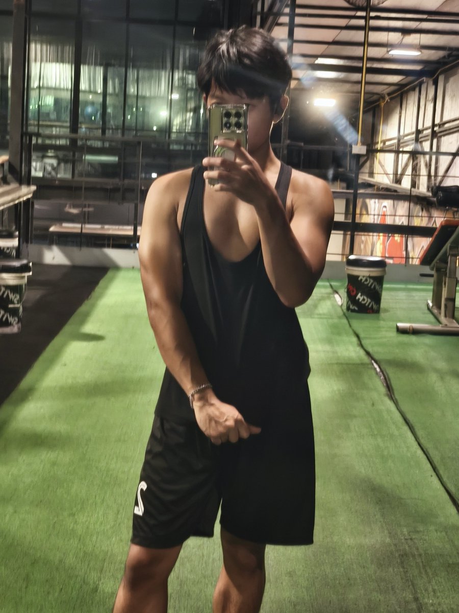 2Khunakon's tweet photo. เล่นนิดหน่อยย #โคราช #โคราชในเมือง https://t.co/bIeZ7J6CJs