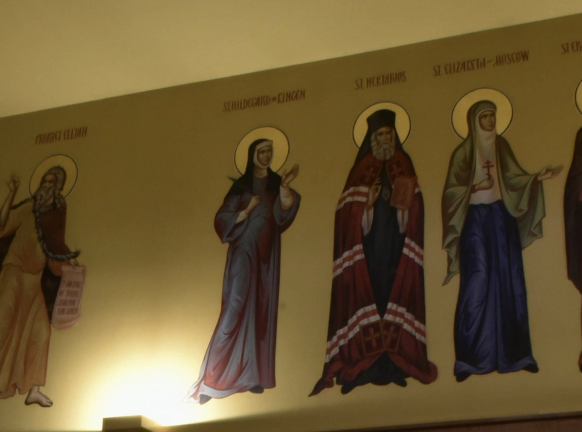strivetobekind's tweet photo. The Eastern Orthodox Holy Wisdom Church at New Skete (affiliated with the OCA) is decorated with two haloed icons of post-1054 Catholic saints.

St. Theresa Benedicta (d. 1942) and St. Hildegard (d. 1179). https://t.co/qyPfnyscqE