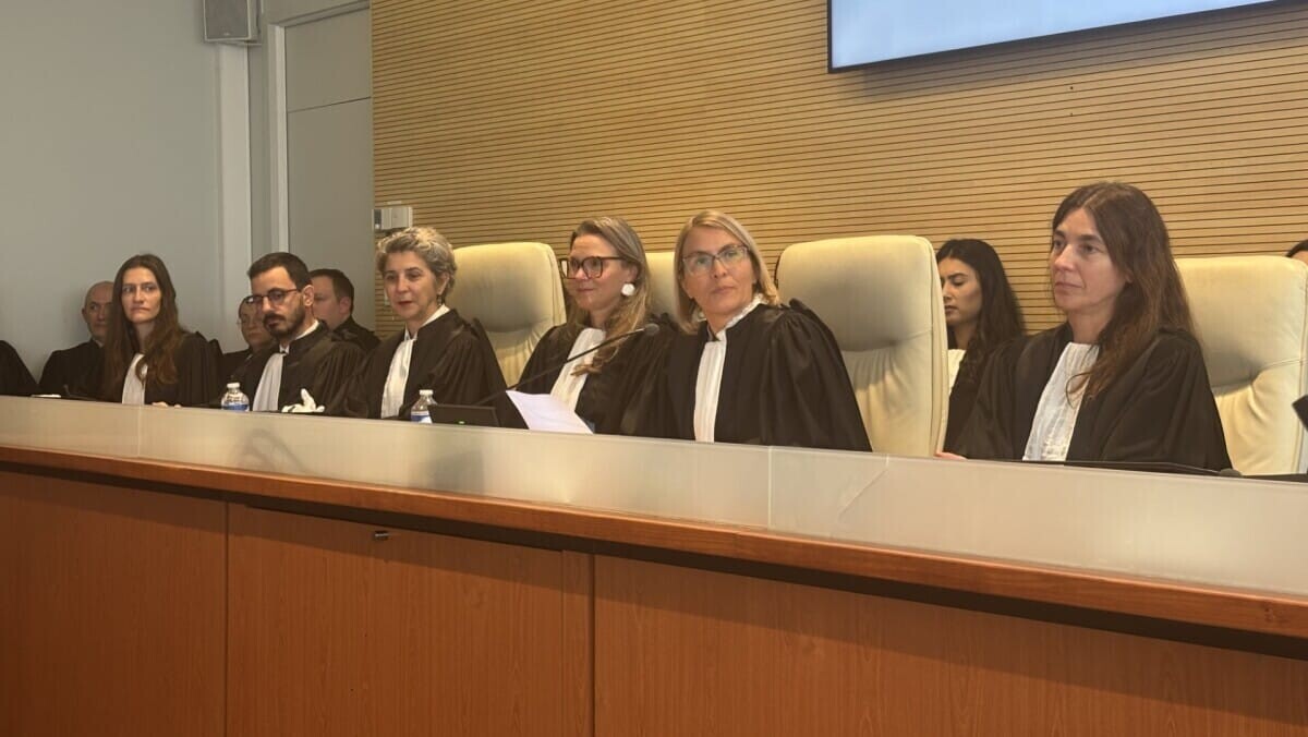 LaProvenceAlpes's tweet photo. Avec plus d'un tiers des magistrats partis, le tribunal de Digne-les-Bains fait sa rentrée avec de nouveaux visages
👉 https://t.co/FGosc6soAW https://t.co/TsEmImvi8K