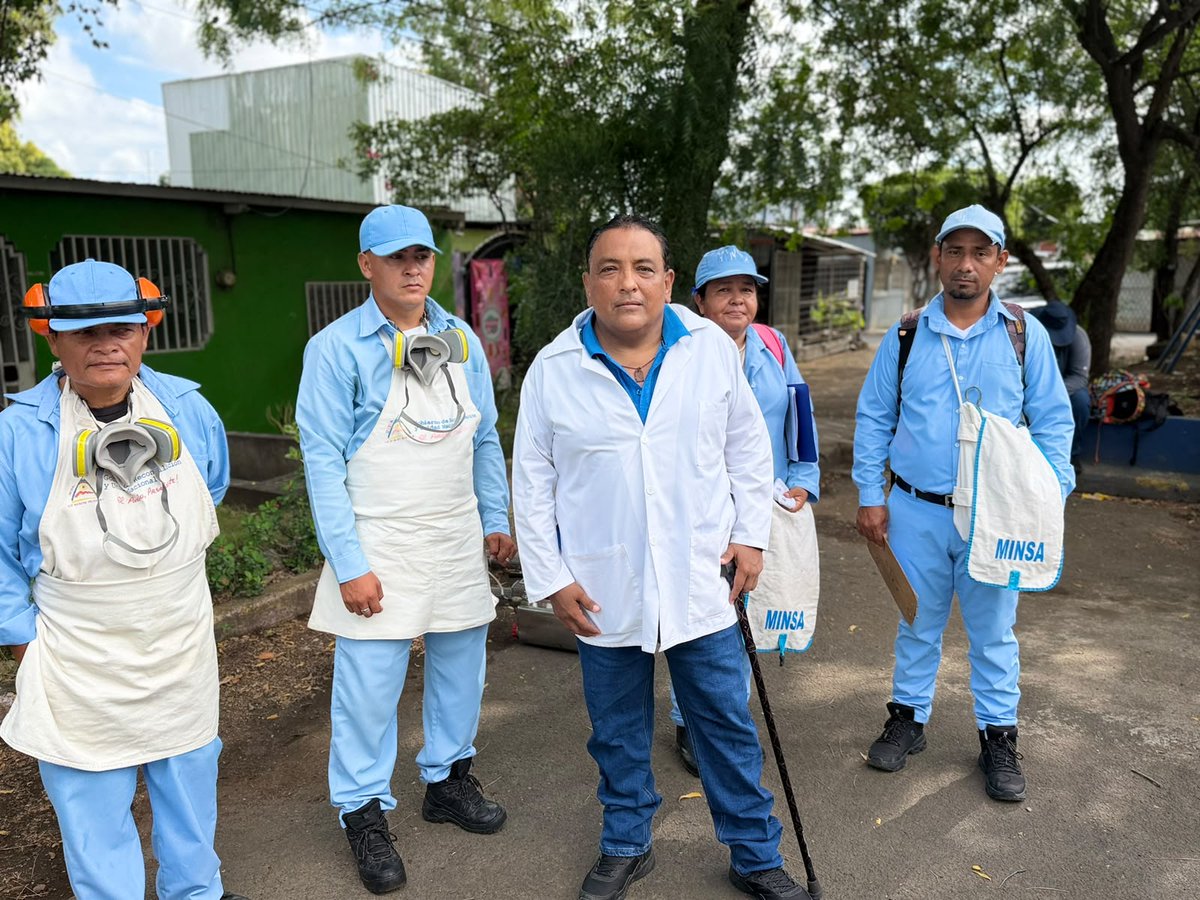 Canal4Ni's tweet photo. 🦟🚫 El MINSA intensificó las acciones de prevención en el sector oriental del barrio Villa Venezuela, Managua 🏘️🇳🇮, atendiendo alrededor de 150 viviendas mediante jornadas de fumigación y aplicación de larvicida 💨🧪. #noticias #nicaragua #canal4
Más información 🌐👉🏼 https://t.co/KXPNXvYe25