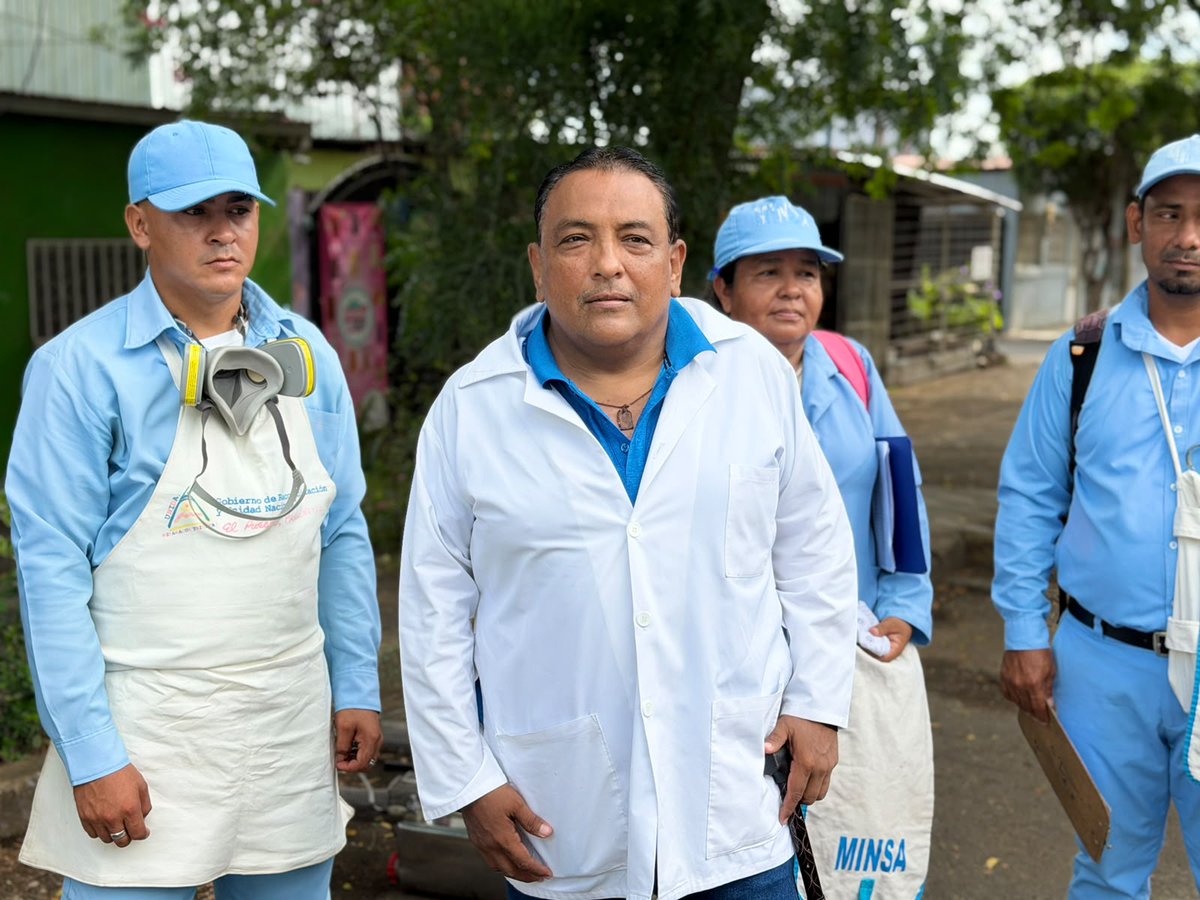 Canal4Ni's tweet photo. 🦟🚫 El MINSA intensificó las acciones de prevención en el sector oriental del barrio Villa Venezuela, Managua 🏘️🇳🇮, atendiendo alrededor de 150 viviendas mediante jornadas de fumigación y aplicación de larvicida 💨🧪. #noticias #nicaragua #canal4
Más información 🌐👉🏼 https://t.co/KXPNXvYe25