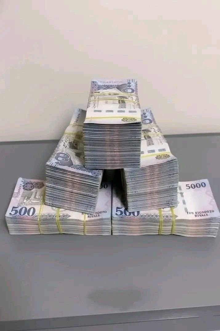 AbwBdallh4294's tweet photo. لو جتك 6،000،000 مليون ﷼ سعودي  اليوم
هل يمكن للمبلغ .. أن يحل كل مشاكلك💵 

◯ نعم

◯ لا https://t.co/FkGO0NECPV