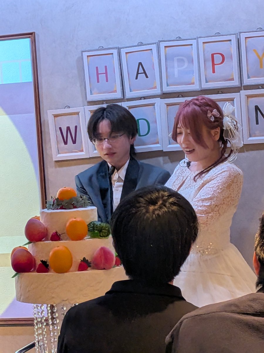 esc699's tweet photo. 6/13 #ナニカ花嫁
いるさんとみゆたさんペアなの、本当に嬉しくてさ！！！メロなんよなぁ…🫰
新郎新婦にメロつきながらわちゃわちゃしながらもしっかり謎は解きました
結婚式はなんぼあってもええですからね💒 https://t.co/UE9w6YRuKP