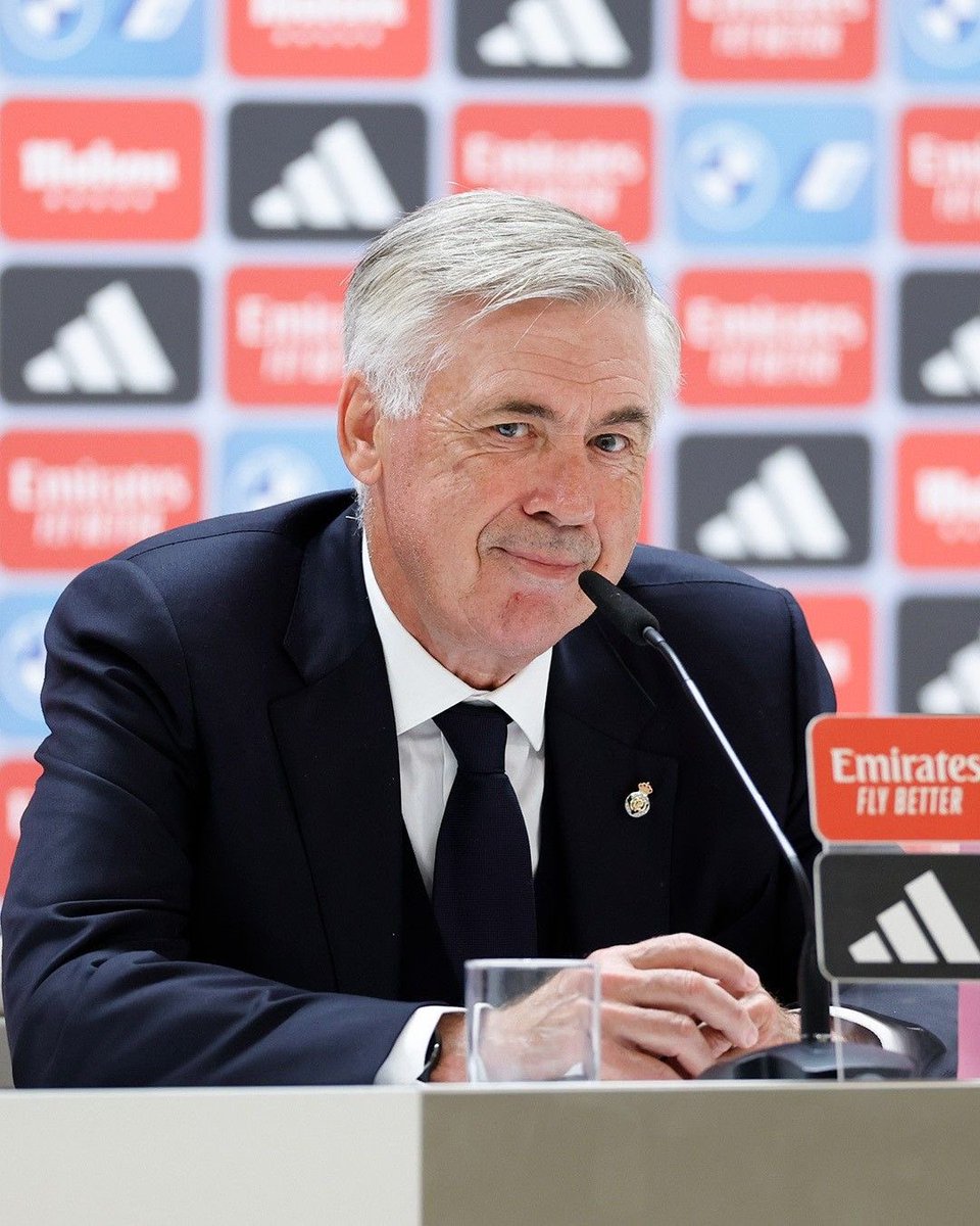 madrid_total2's tweet photo. Ancelotti en 2024: “No quiero que Luka Modrić caliente en el partido si no estoy seguro que lo voy a meter. Lo respeto mucho como para hacer eso” 

Jorge Jesús pone a calentar 35 minutos a Cristiano Ronaldo para NO JUGAR… lo traiciona y los haters siguen defendiéndolo. 💀💀💀

Por algo Ancelotti es de los mejores entrenadores de la historia y JJ no es nadie.