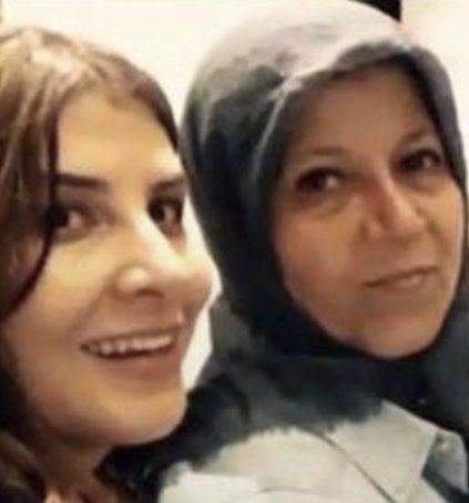 king_fishpoet's tweet photo. حوصله تفسیر ندارم!
کاملیا انتخابی فرد = فائزه رفسنجانی با آرایش
#ننگ_بر_جمهوری_اسلامی_و_مزدورانش https://t.co/UTggmtQ7fx
