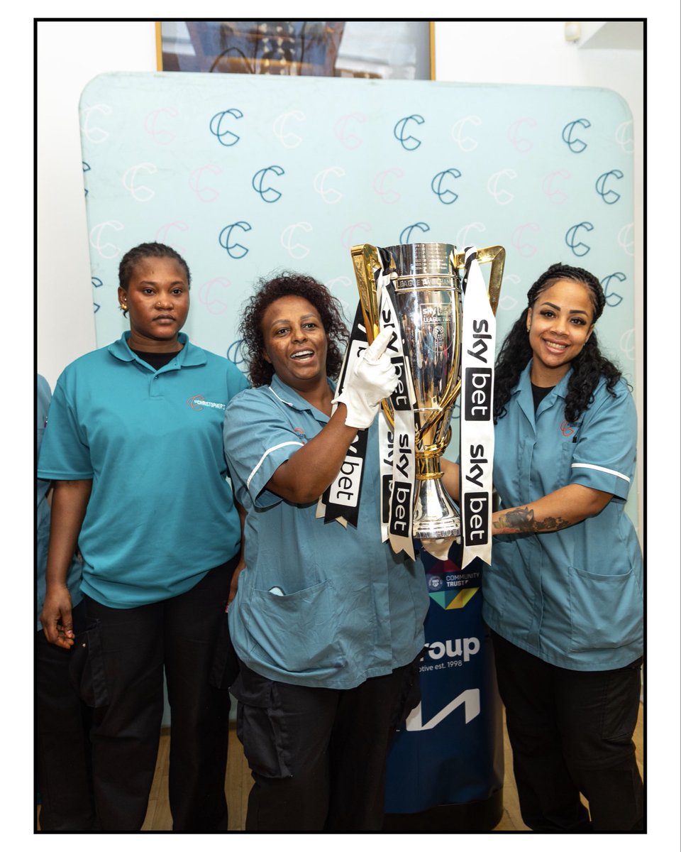 BromleyFCTrust's tweet photo. A special visit to St Christopher’s Hospice 

Last week, we received such a warm welcome and shared the EFL League Two Play-Off trophy with staff and patients 🏆

We’re excited to explore how we can work together to support our community 🤍

#PlayingOurPart | #WeAreBromley https://t.co/lHdfrlqrdV