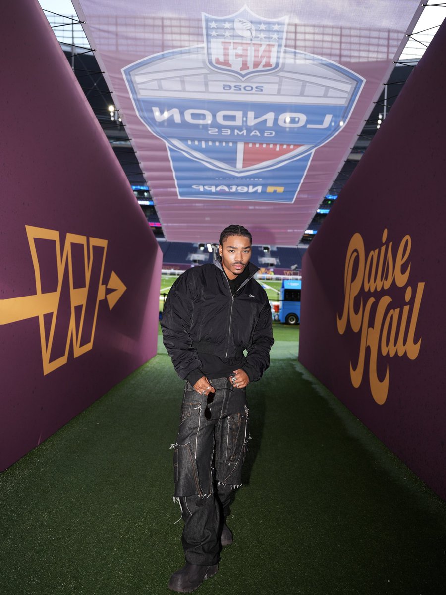 JoshLeviWorld's tweet photo. 🏈🇬🇧 @NFL https://t.co/6EFXbG13u2