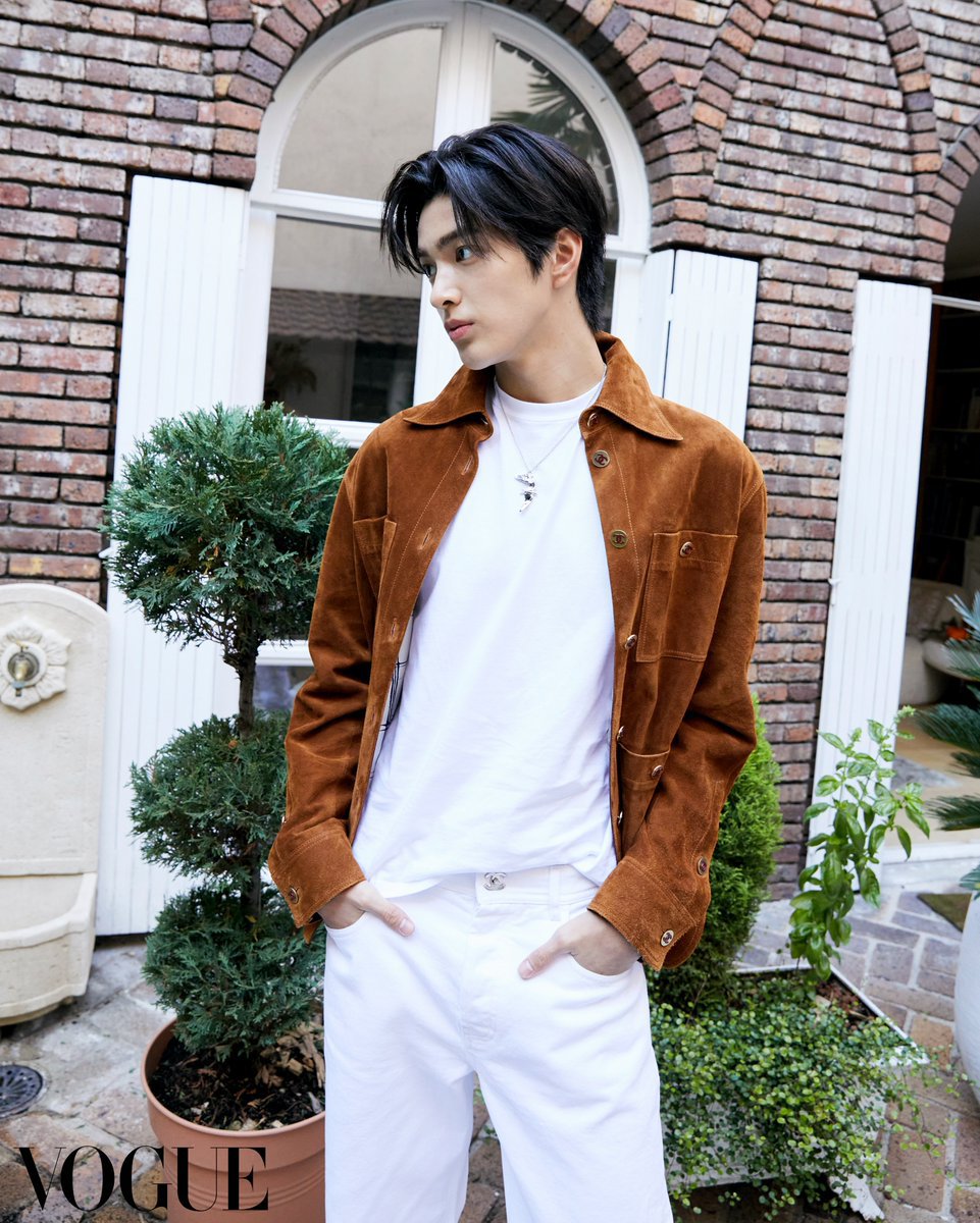 yaoiedpanda's tweet photo. hold on im trying to spell gorjus https://t.co/UUfT1tSrin