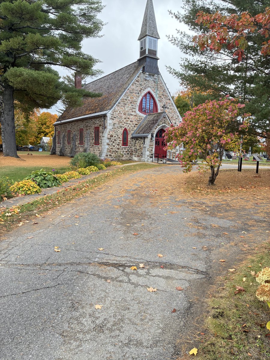 JohnCarzello's tweet photo. An #AnglicanChurch still standing and functioning after two hundred years.
#RawdonQuebec ❤️❤️❤️ https://t.co/XsRi7zCWTG