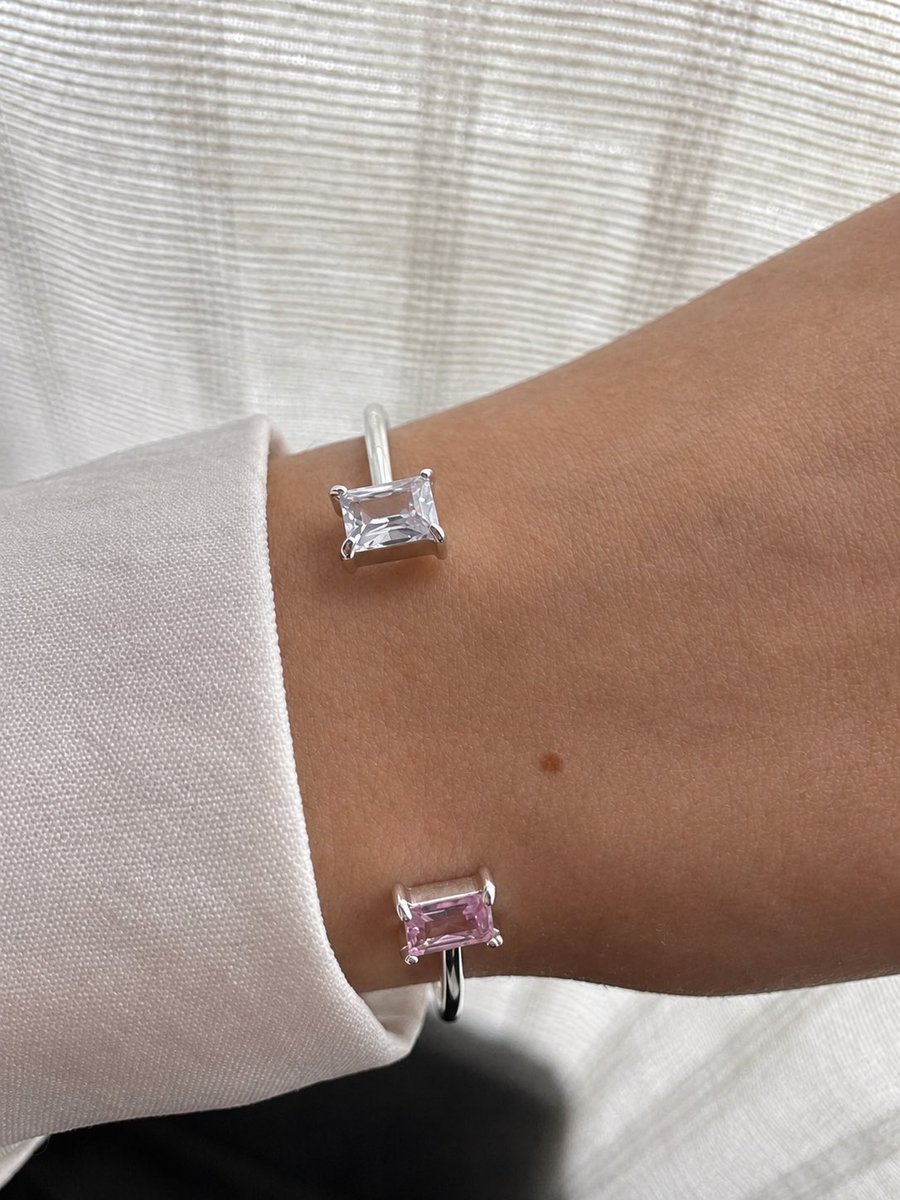 micapriori_'s tweet photo. Bueno, oficialmente necesito que conozcan mi cuenta de accesorios 😭🩷

Estoy subiendo un montón de modelos nuevos y son todos HERMOSOS.

Si quieren chusmear : https://t.co/6tQcymk5iZ ✨

Y si me ayudan compartiendo este tweet, se los agradezco muchísimo 🫶🏻 https://t.co/uTDRE1pFYr