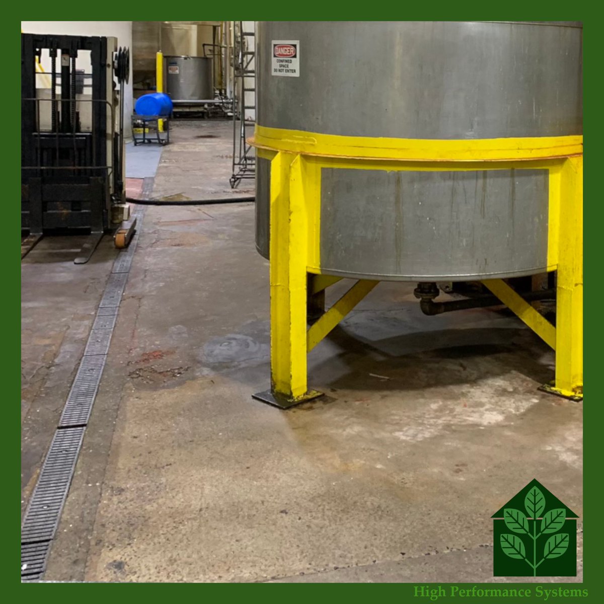 HighPerfSystems's tweet photo. With careful planning #epoxyfloors can be installed without the need to relocate heavy equipment, minimizing downtime. The durability &amp; chemical resistance of the systems is an excellent choice for manufacturing facilities https://t.co/MbaazcFIKm #industrialfloor #FacilityUpgrade https://t.co/JviwsWmVqs