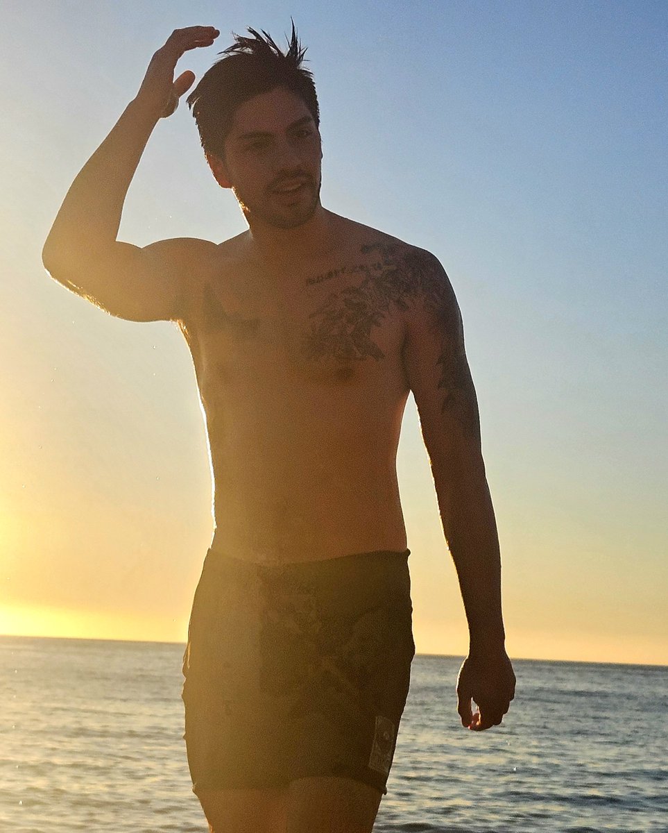 bayron_btw's tweet photo. día de playa en viña :)

#viña #beach https://t.co/yaYbS6kmoc