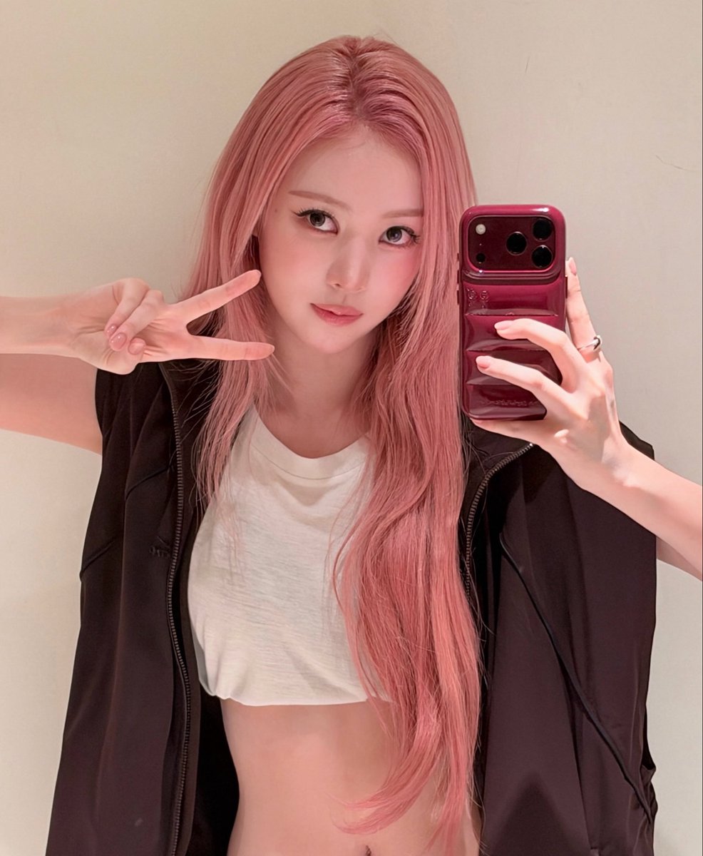 kpopggcore's tweet photo. #NARIN #MEOVV https://t.co/7MhAZsRB4r