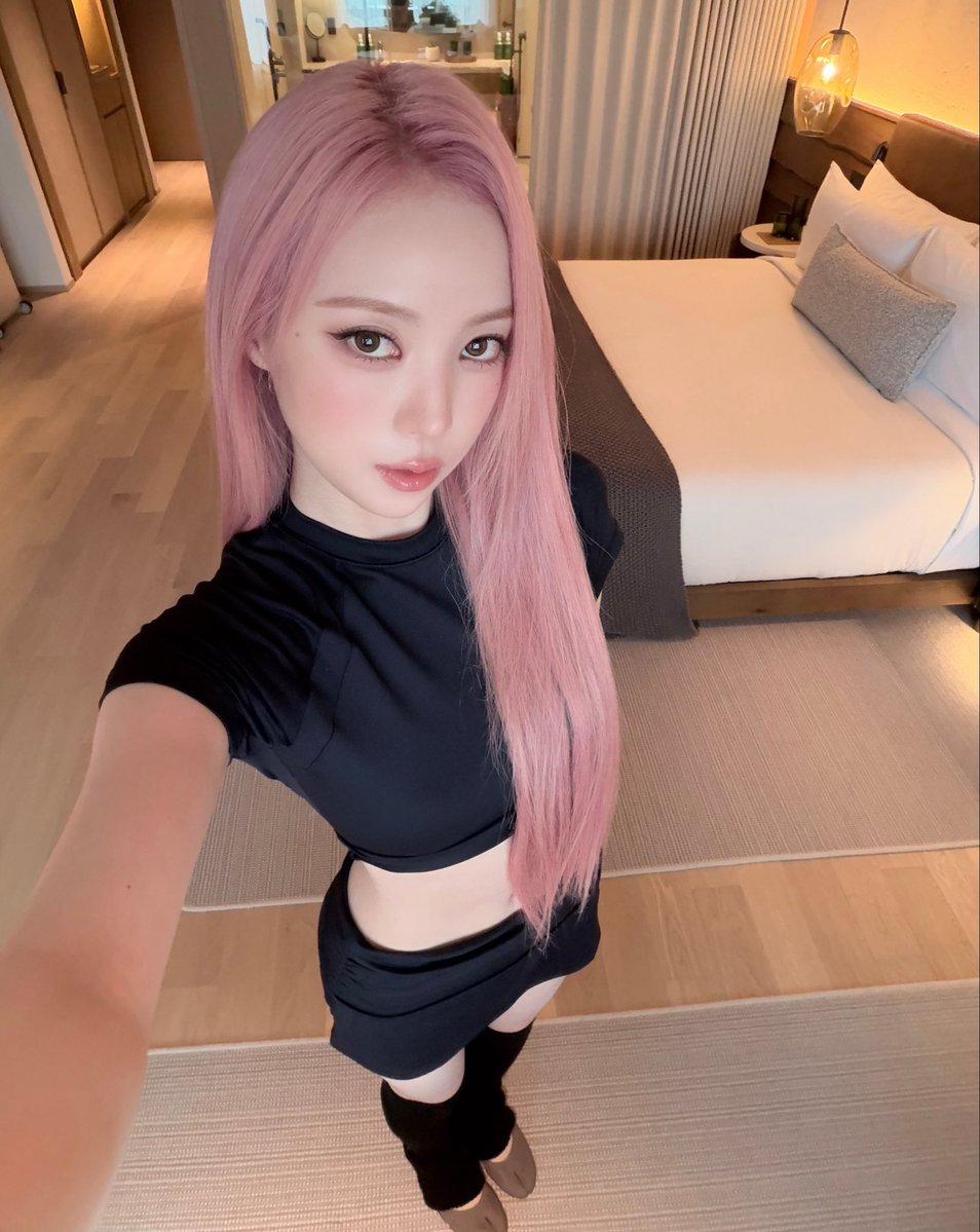 kpopggcore's tweet photo. #NARIN #MEOVV https://t.co/7MhAZsRB4r