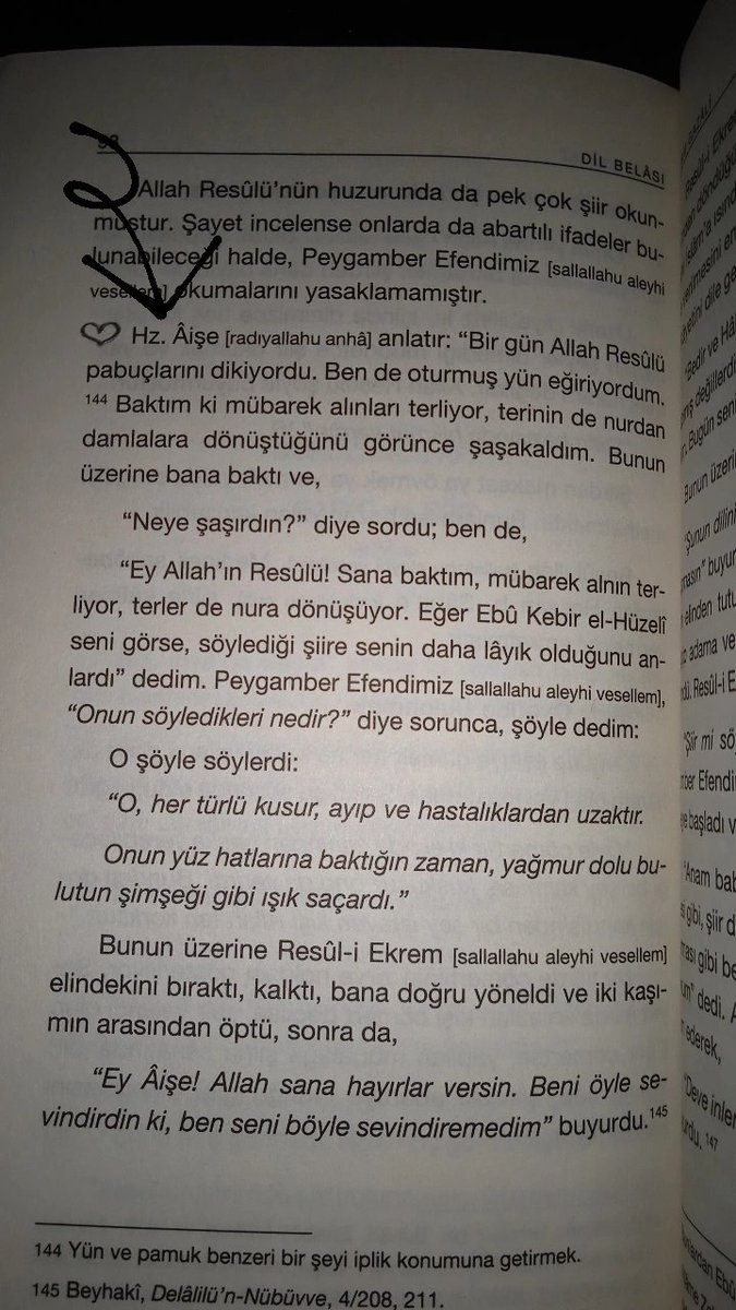 Medineli_00's tweet photo. Peygamber Efendimize hitaben Aişe annemiz şiir okuyor ve Efendimizin verdiği tepkiye bakın. 🥹🥹 https://t.co/8PyaVly49u