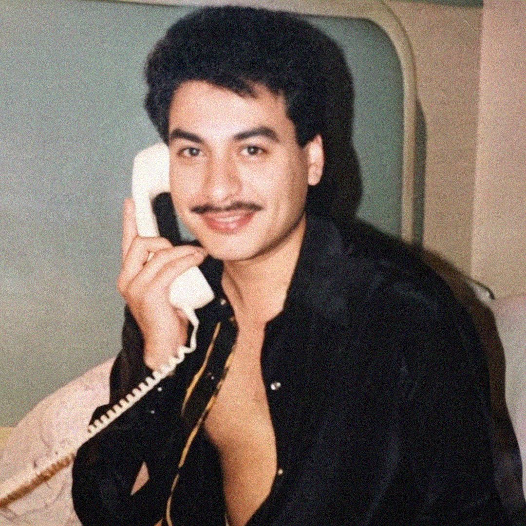 tigresdelnorte's tweet photo. Hola, señor locutor, si me hace el favor, póngame una canción que no hable de amor...📞
¿Quién recuerda este clásico y nos acompaña a revivirlo hoy?👇
https://t.co/hZ7Wup9qvR https://t.co/lgsK3OCMEn
