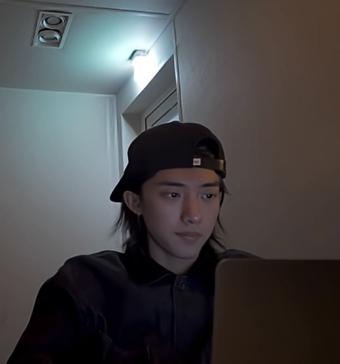 smokeoutmybrain's tweet photo. ให้มันน้อยๆหน่อย https://t.co/yqLOGKkOtl