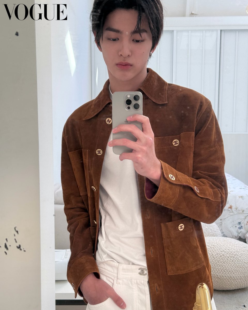 keon_hooz's tweet photo. #KEONHOxCHANELSS27 https://t.co/sRxwoq2ECx