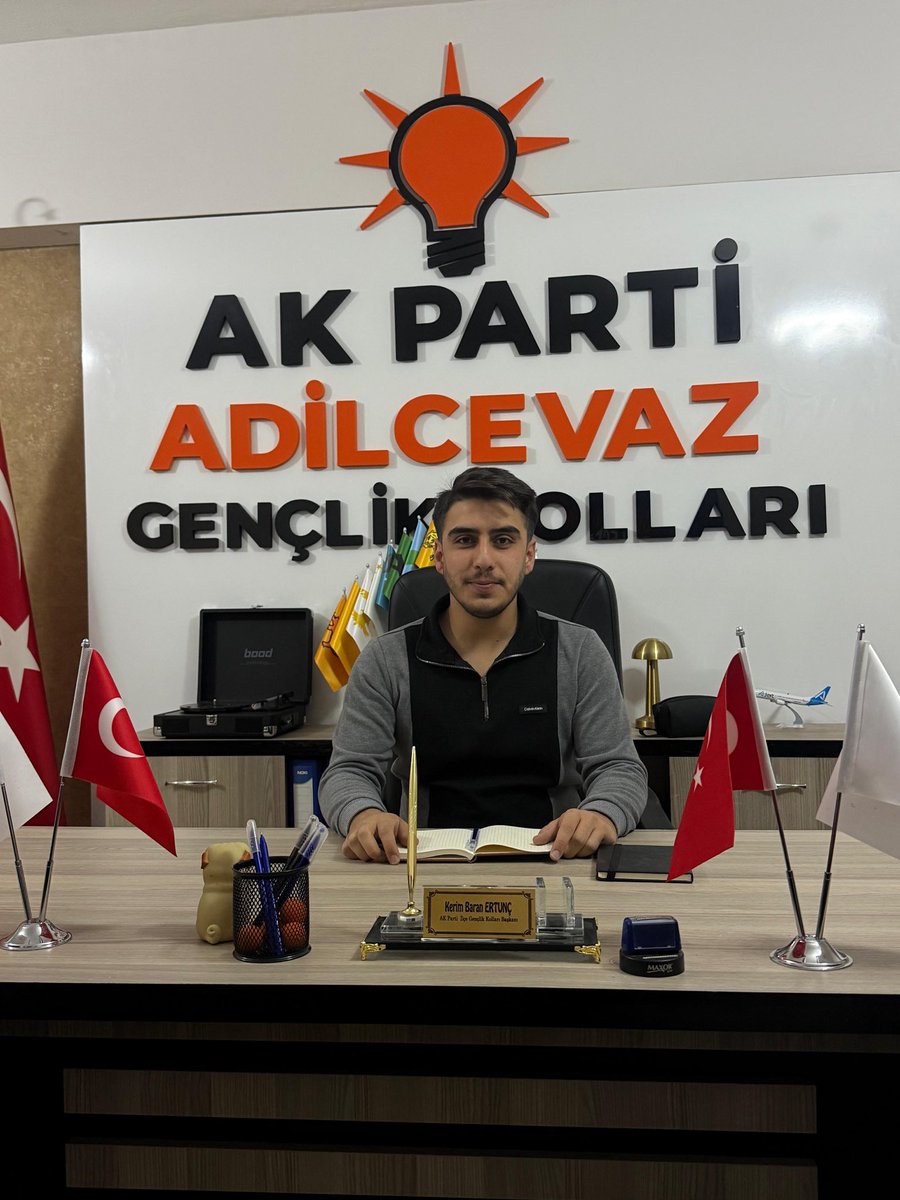 akgenclikadlcvz's tweet photo. 📍 AK PARTİ ADİLCEVAZ İLÇE BAŞKANLIĞI

İlçe Gençlik Kolları Başkanımız Sayın Kerim Baran ERTUNÇ başkanlığında, haftalık istişare ve değerlendirme toplantımızı gerçekleştirdik.

Toplantımızda; önümüzdeki dönemde hayata geçirmeyi planladığımız proje ve programlarımız ile üyelik çalışmalarımız üzerine değerlendirmelerde bulunarak görüş alışverişi gerçekleştirdik.

Birlik, beraberlik ve ortak hedefler doğrultusunda çalışmalarımıza kararlılıkla devam ediyoruz.

Toplantımızın teşkilatımız ve ilçemiz adına hayırlara vesile olmasını temenni ediyoruz. 🇹🇷