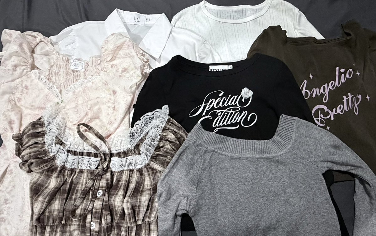 tbpnt2's tweet photo. โล๊ะตู้🌟
ส่งต่อเสื้อผ้า กางเกง กระโปรง

🗓️ลง 05/10 เวลา 18.00
ใต้โพส⬇️

📮ส่งฟรี
สนใจฝากรี ปัก💟📍

#ส่งต่อเสื้อผ้า #ส่งต่อเสื้อผ้ามือ2 #โล๊ะตู้เสื้อผ้า #โล๊ะตู้ #เสื้อผ้ามือสอง https://t.co/LowpoXZzPl