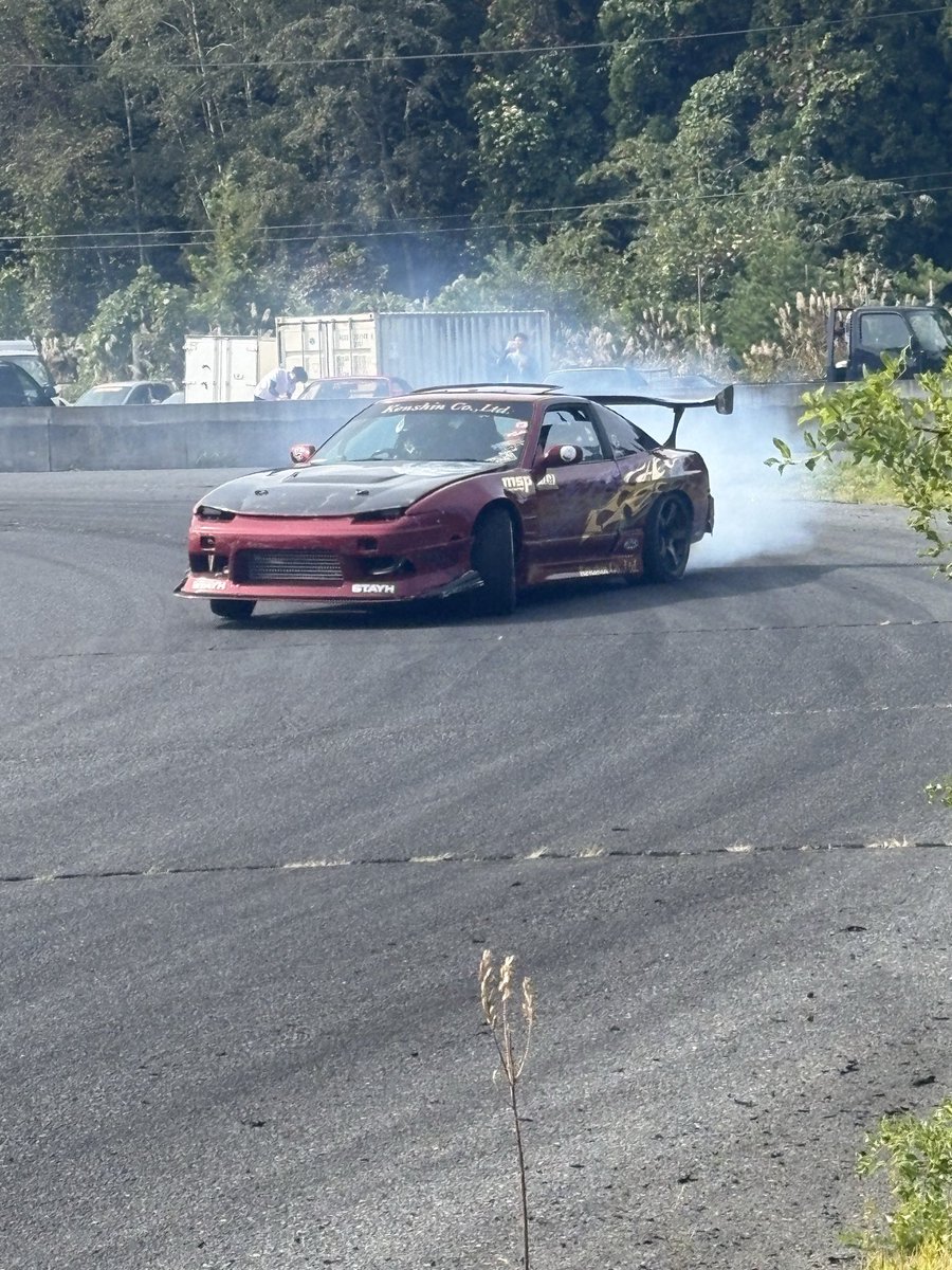 clash8148's tweet photo. clash drift meeting
参加された方々、お手伝いの方々ありがとうございました🙇‍♂️
協賛
モーターランドsp様
山崎眼科様
日向商事様
Kensin様
オガちゃん
クマちゃん
おさみくん
声の通るお兄さん
鈴木家
トモ
#モーターランドsp 
#clashdriftmeeting 
#走行会　
#ドリフト https://t.co/9t0IW5wimq