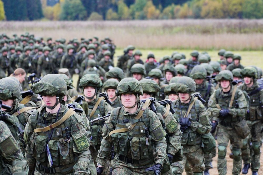 SOFXnetwork's tweet photo. Russia’s Center-2026 exercise involved more than 47,000 troops from Russia, China, Belarus, Pakistan and other states across 11 training ranges. The drills featured T-14 and T-90M tanks, Su-57s, more than 500 drones and over 50 robotic systems. https://t.co/aCKr4mgpky