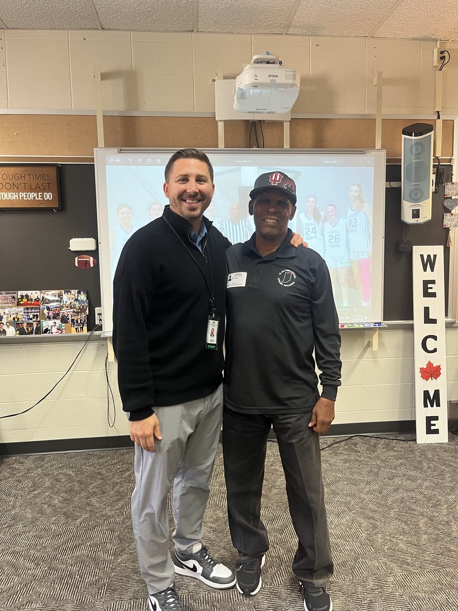 CoachTyL8n's tweet photo. Thank you Kim Curry, @IHSAA1 Official, for coming to speak to our Sports Officiating class today! We all learned so much from your experiences on &amp; off the court. @cminutemen @Concord_Schools @NFHS_Org @RefReps https://t.co/3yExykzu5a