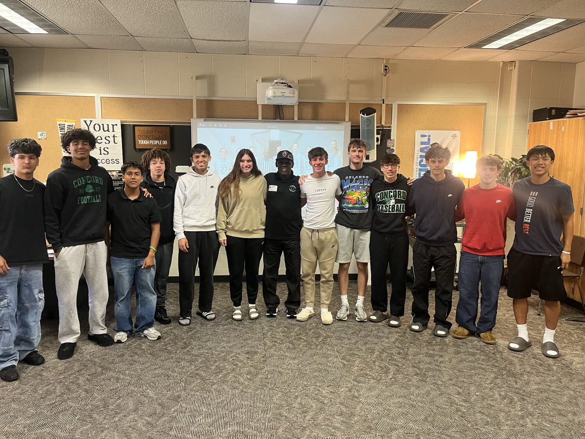 CoachTyL8n's tweet photo. Thank you Kim Curry, @IHSAA1 Official, for coming to speak to our Sports Officiating class today! We all learned so much from your experiences on &amp; off the court. @cminutemen @Concord_Schools @NFHS_Org @RefReps https://t.co/3yExykzu5a