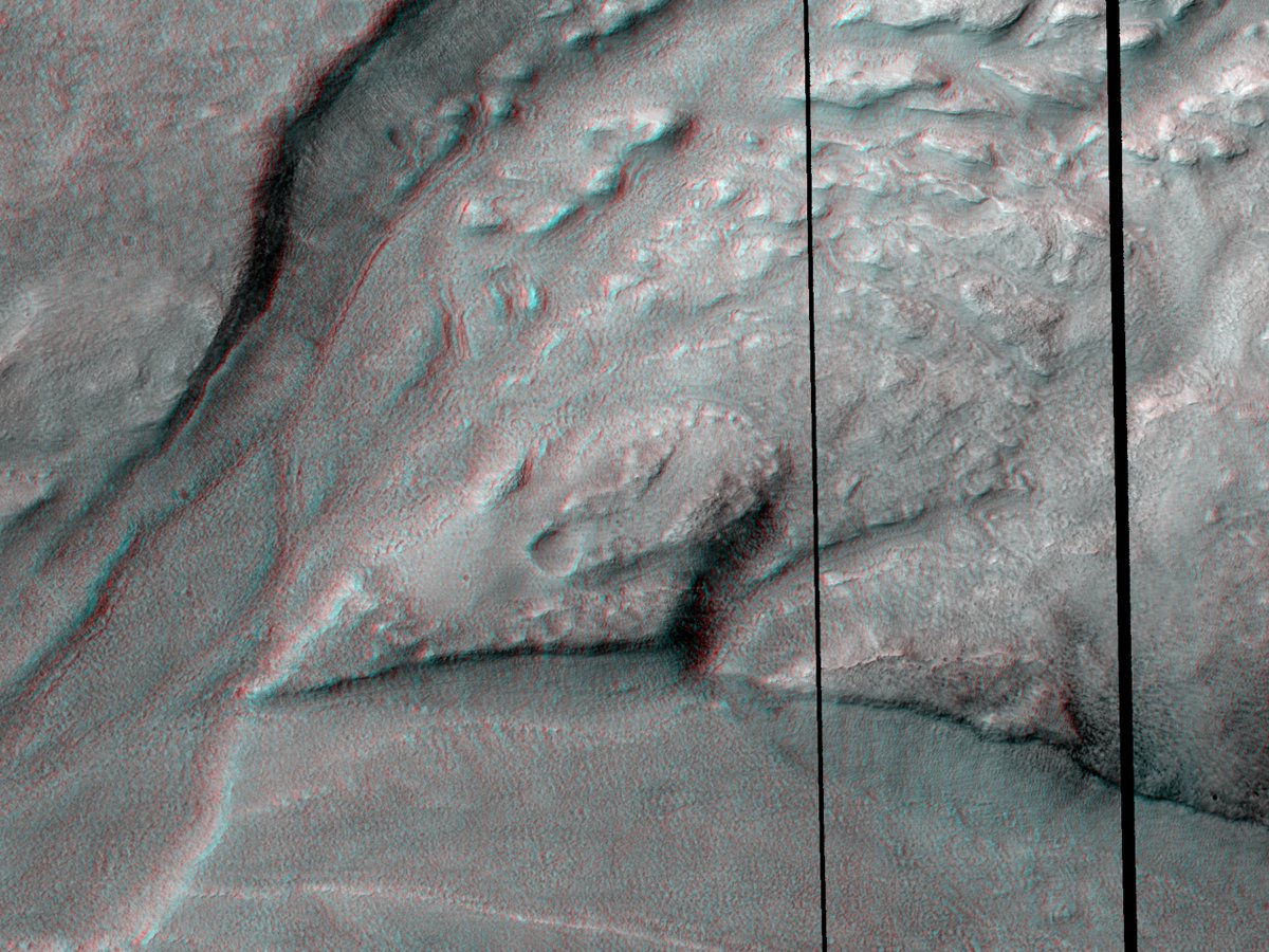 HiRISE's tweet photo. HiRISE 3D: Streamlined Shapes in Harmakhis Vallis

Harmakhis Vallis is a valley near Hellas Planitia, Mars. It has been identified as an outflow channel, the site of catastrophic floods of water during Mars’ past.

https://t.co/v2aoLtBQXD
NASA/JPL-Caltech/University of Arizona https://t.co/gs30tfIBTL