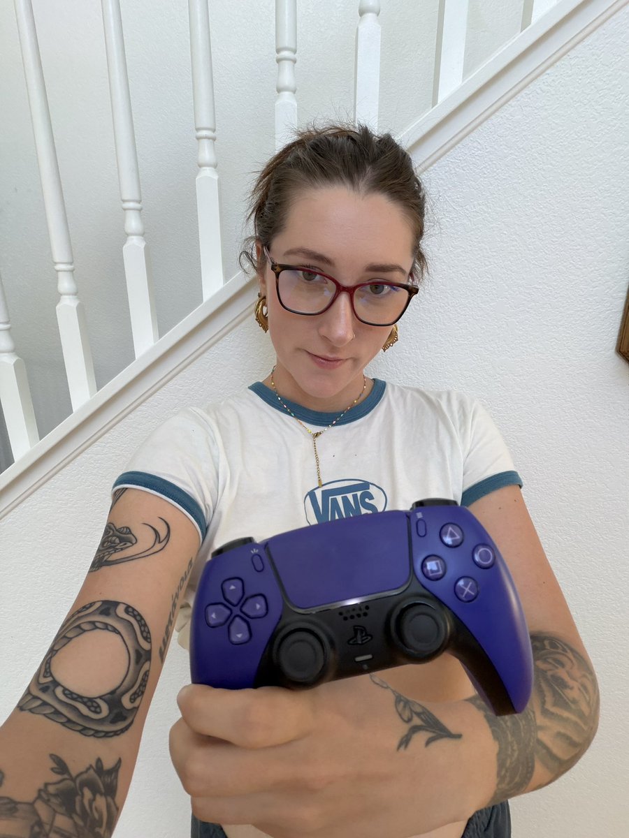 AnneSinclairco's tweet photo. FF7 remake orrr something else🤭🤭 https://t.co/fKd52NjoSh
