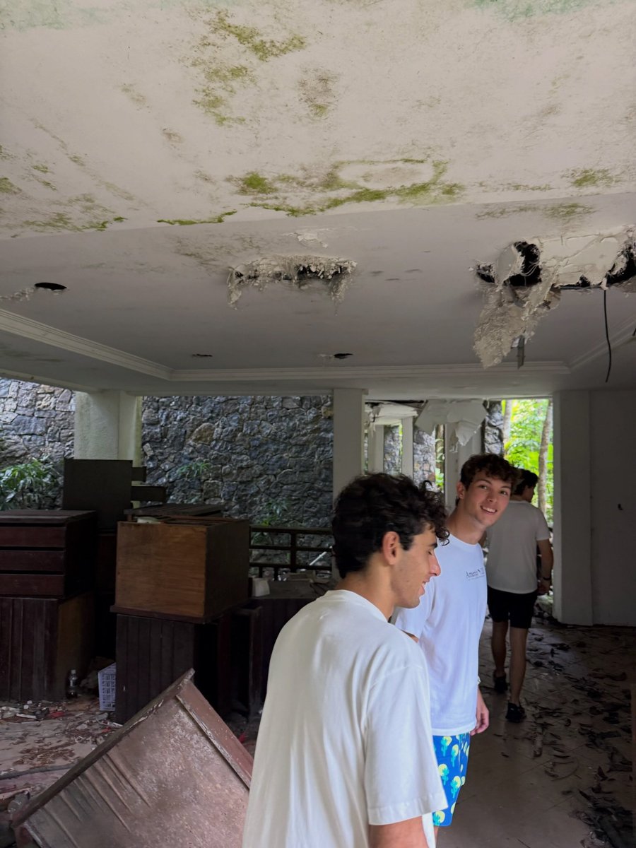 albonosainz's tweet photo. they went to an ABANDONED HOUSE in SOUTHEAST FREAKING ASIA. of course the whole family went depressed with a bad race result😭 https://t.co/qD2boZQLrH