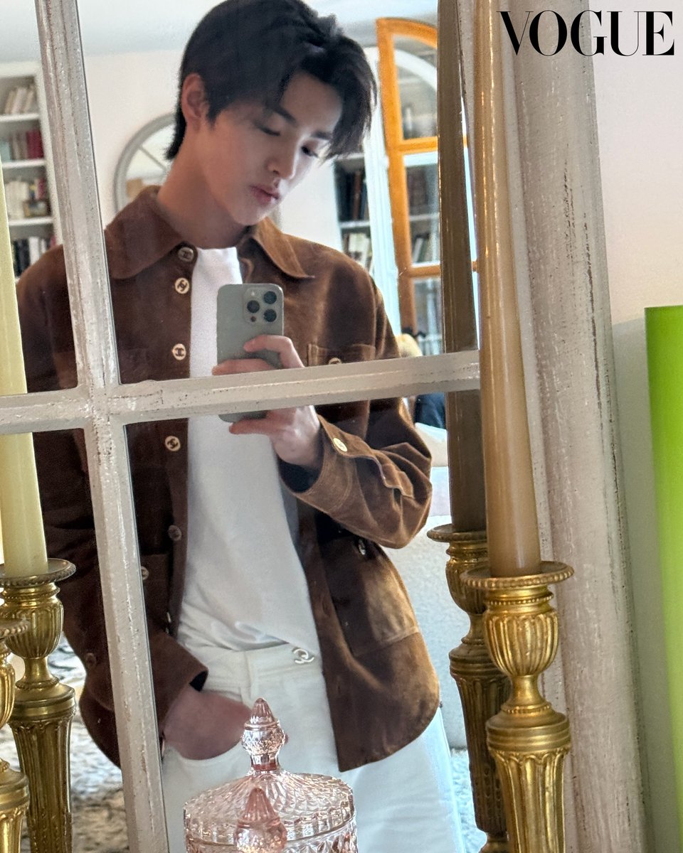 eomcoertis's tweet photo. HE LOOKS SO GOODD 😭😭

#KEONHOxCHANELSS27
#CHANELSpringSummer 
#KEONHO @CHANEL https://t.co/FaYI54iVUp