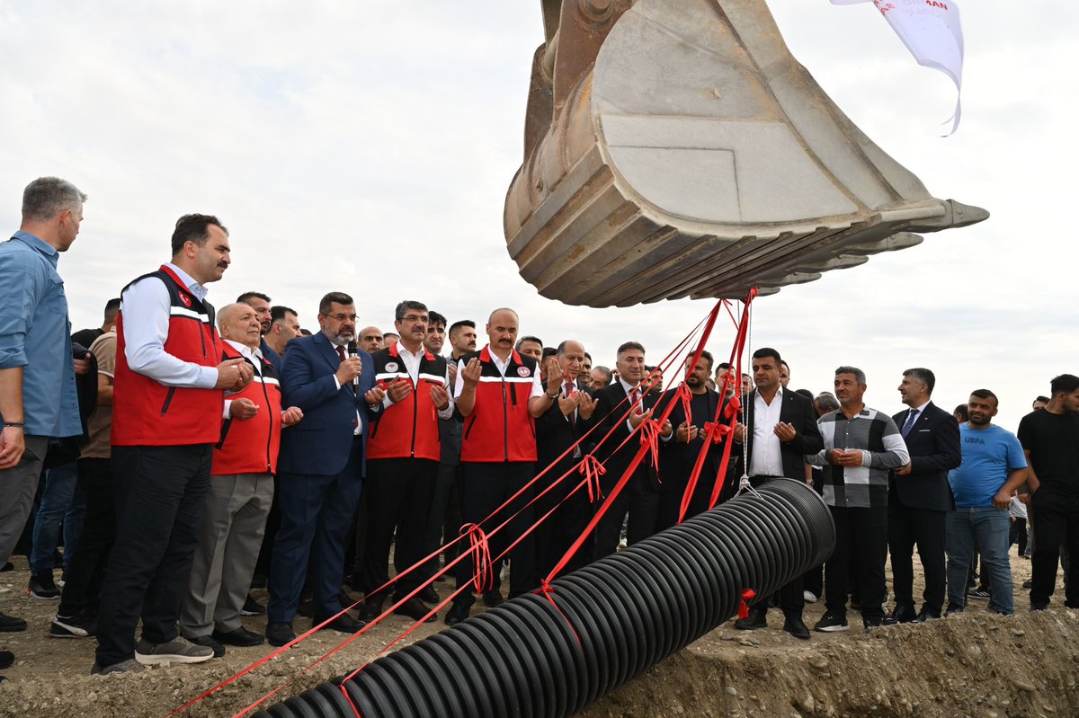 batman_tb's tweet photo. Borsamız Yönetim Kurulu Başkanı Arif Güneş, Yönetim Kurulu ve Meclis Üyelerimiz ile Genel Sekreterimiz İsa Akdaş; ortağı olduğumuz ve Yönetim Kurulu’nda yer aldığımız “Batman Sera OTB 1. Etap Altyapı Yatırımları Başlangıç Töreni”ne katılım sağladılar. @arifguness https://t.co/YGNRgNZHup