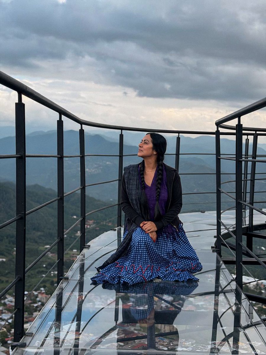 liladowns's tweet photo. Visitando el mirador de cristal en Ixtlán de Juárez, Oaxaca pueblos mancomunados. 🌎💪🏾
#оахаса #liladowns #sierrajuarez #puentedecristal https://t.co/2cr7SRZHQS