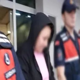 bosunatiklama's tweet photo. Hamid'in annesi Nihal Beyit tutuklandı.

▬ Dayısı Mehmet Yorulmaz ise adli kontrol şartıyla serbest bırakıldı. https://t.co/8HE7ZJpp2v