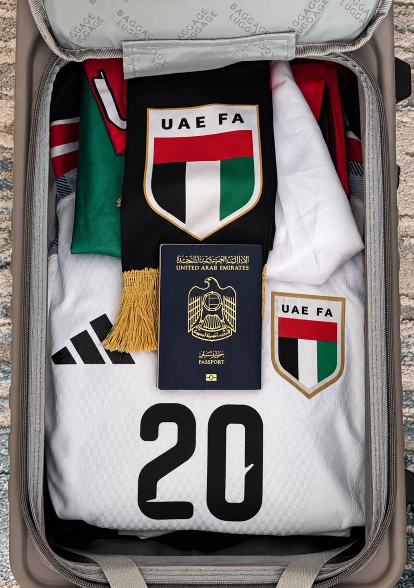 kooora_AE's tweet photo. - اعظم علم وأعظم شعار وأعظم جواز في العالم 🇦🇪😍 https://t.co/gQNkVy1APX