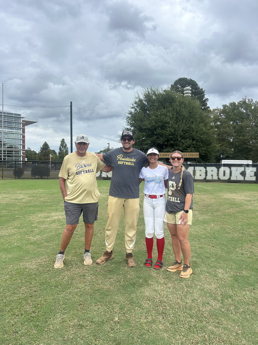 MarcieHyer's tweet photo. A special thank you to the coaches and players for the amazing opportunity to play on UNCP field. I had an amazing time and a great experience! @dees_44 @Brian_B4life @UNCP_Softball https://t.co/EwZ4EQLBC1