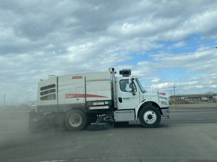 963sunfm's tweet photo. Residential street sweeping to begin Monday https://t.co/IklZUbxeeN via @My Grande Prairie Now #gpab #yqu #countygp #mdgreenview #yxj #ydq #fortstjohn #dawsoncreek https://t.co/Mlimfb3hS5