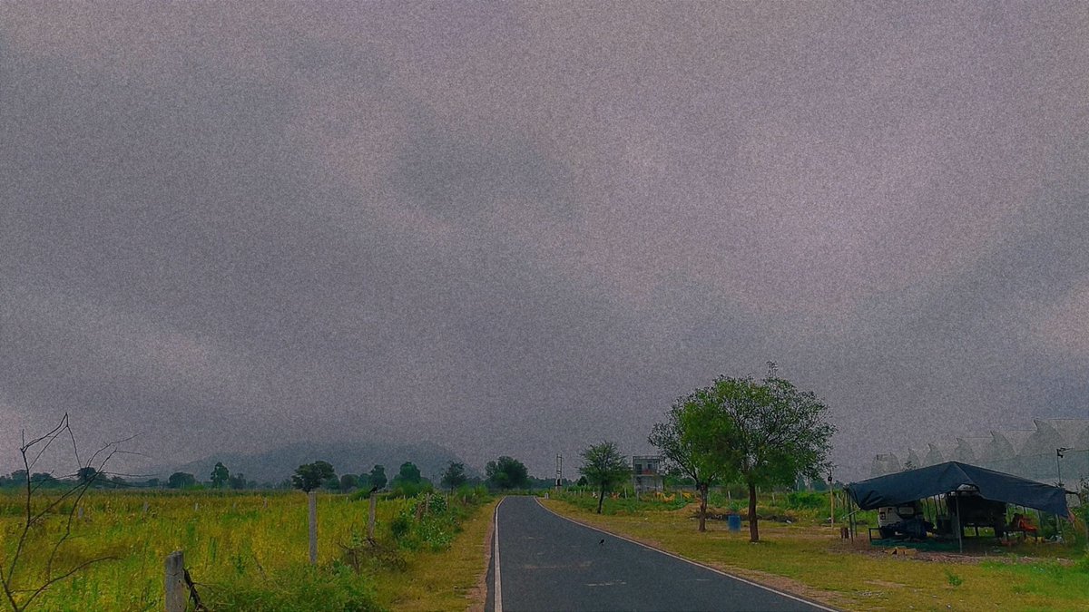 bonanzacox's tweet photo. • Just me, the open road, and a sky full of rain.  #grok #bonanzacox https://t.co/12qOzXgy6D