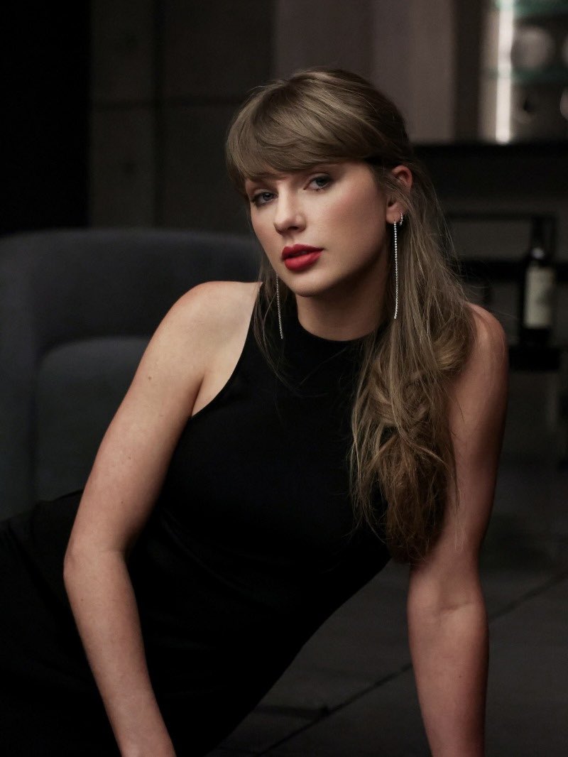 taylorswiftbr's tweet photo. 🚨 “Patient Zero”, de Taylor Swift, debutou em #1 na Billboard Hot 100 desta semana! https://t.co/fJgMeELcia