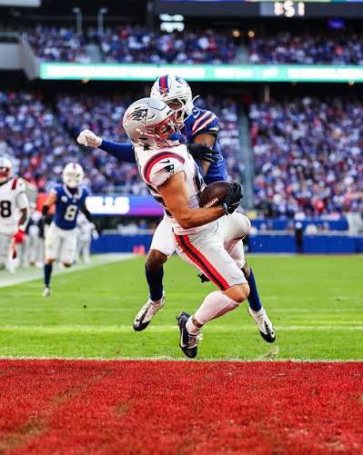 chuuuuuuuuuch's tweet photo. Watching this at a bar in MA was electric. #NEPats https://t.co/Xdj4MydQAC