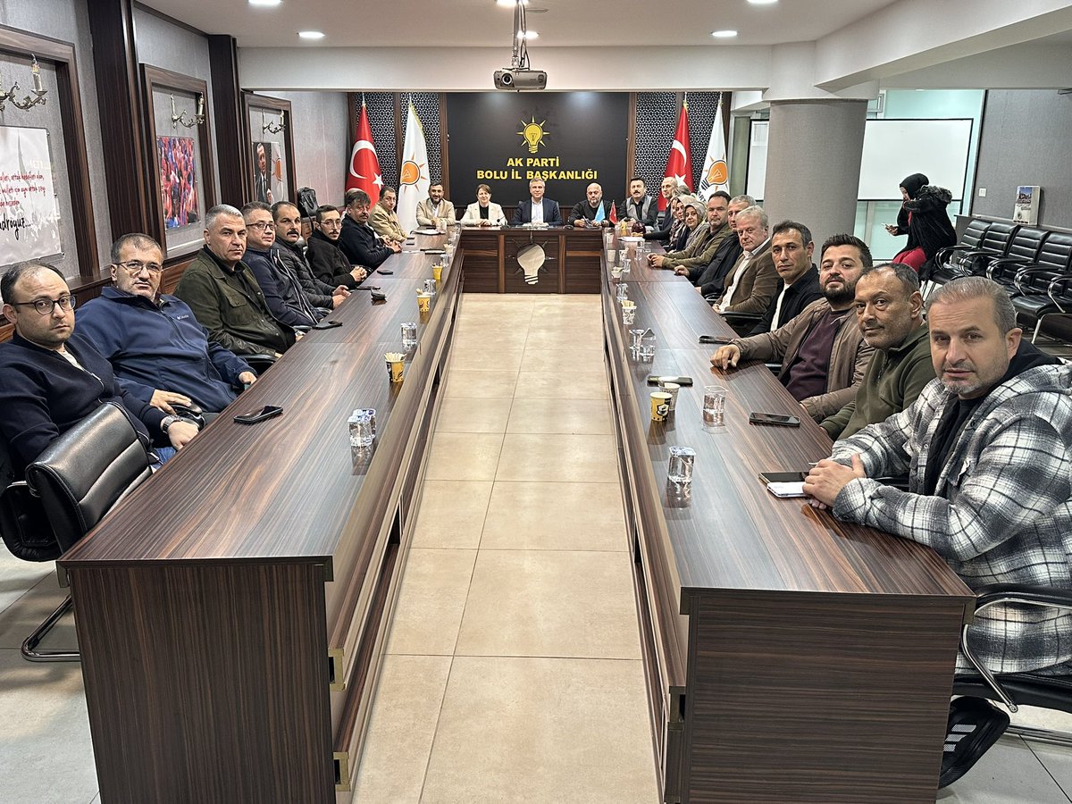 akpartibolu14's tweet photo. 📌 Haftalık Olağan İl Yönetim Kurulu Toplantımızı İl Başkanımız Sayın Suat Güner öncülüğünde tamamladık.

#akpartibolu #bolu https://t.co/O5EtO8OkhF