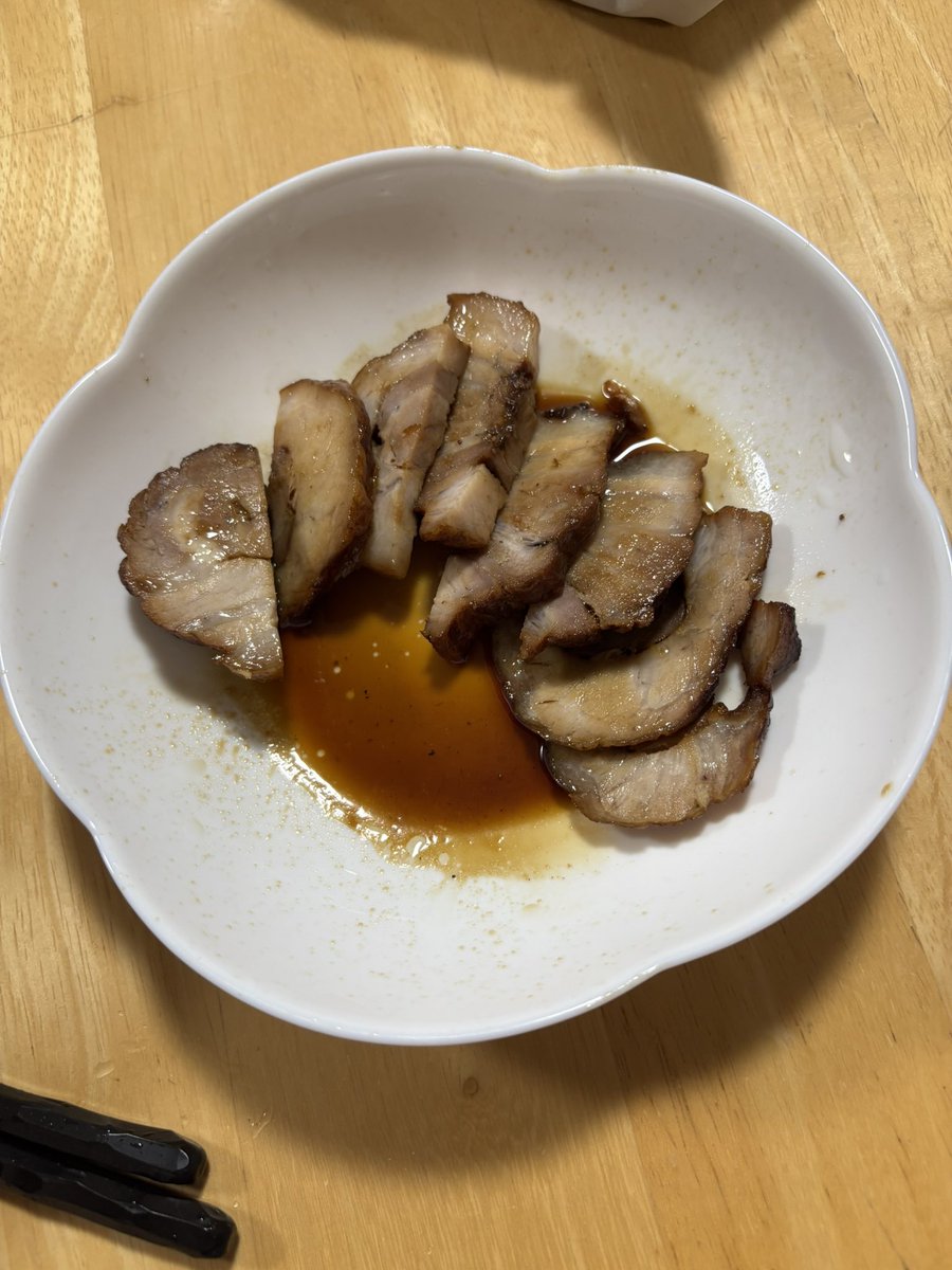 butter765roll's tweet photo. まずは1日目のチャーシュー！
もう既に上手い！！！！！
これは…箸がとまらん https://t.co/pyZZ4SqzEA