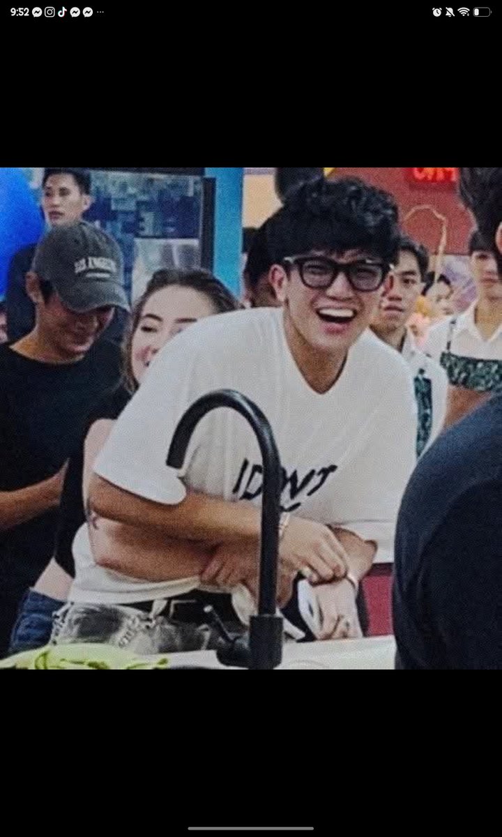 Jarfyangiiii's tweet photo. Happy Jarfyang Day Littles!! 

JARREN TURNS 20 HAPPY JF DAY https://t.co/VH9vvxI74K