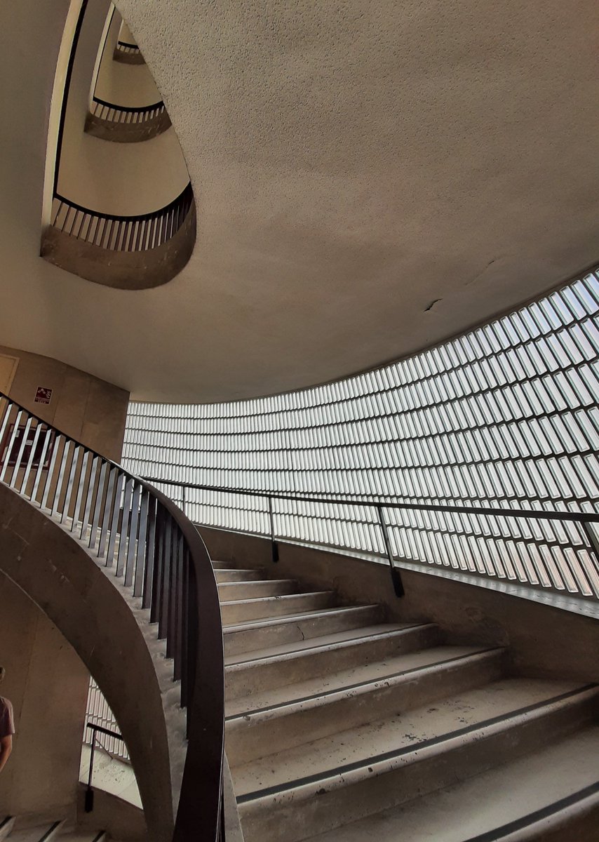 charo_lu's tweet photo. #DíaMundialDeLaArquitectura
Ministerio de Sanidad 
Arquitectos: Francisco Cabrero y Rafael Aburto.
1951 https://t.co/NsvZgmLTBt