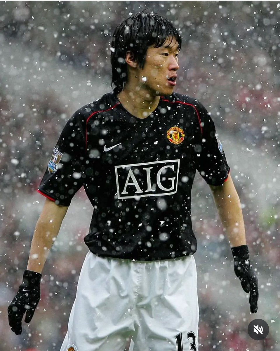 00sFootb4ll's tweet photo. Random 2000s footballer of the day: Park Ji-Sung 🇰🇷 https://t.co/ajHruZN2QG