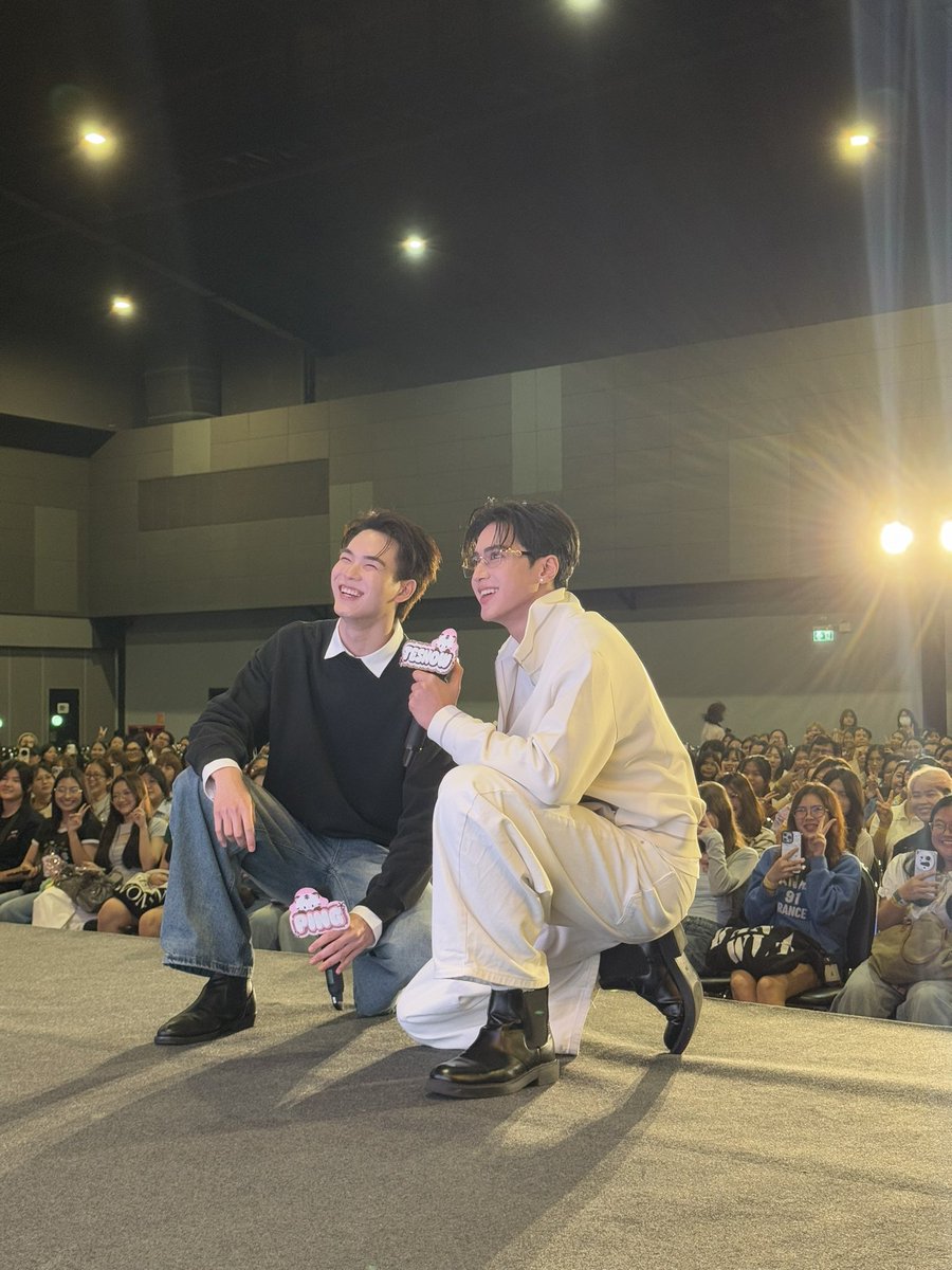 PKrittanun's tweet photo. ขอบคุณทุกคนที่มาหาพวกเราวันนี้นะครับ ผมมีความสุขมากๆ ได้เติมพลังงานดีๆจากทุกคนเยอะเลย ดีใจที่ได้เป็นส่วนนึงของความสุขทุกคนนะครับ อยู่ด้วยกันไปนานๆเลยนะครับ ครอบครัวของเรากำลังเติบโตขึ้นเรื่อยๆเลย ใจฟูสุดๆ รักนะ🤎🩷

ปล.ขอตัวป้อนนมติงติงต่อเเพ้พ ไกวเปล 
อ่องเอ๊ อ่องกิมก๊อง😴😘🤏🏻

TESHOWPING TINGTING ONE FAM

#GMMTVFANIVAL2026HappyFamilyxTP