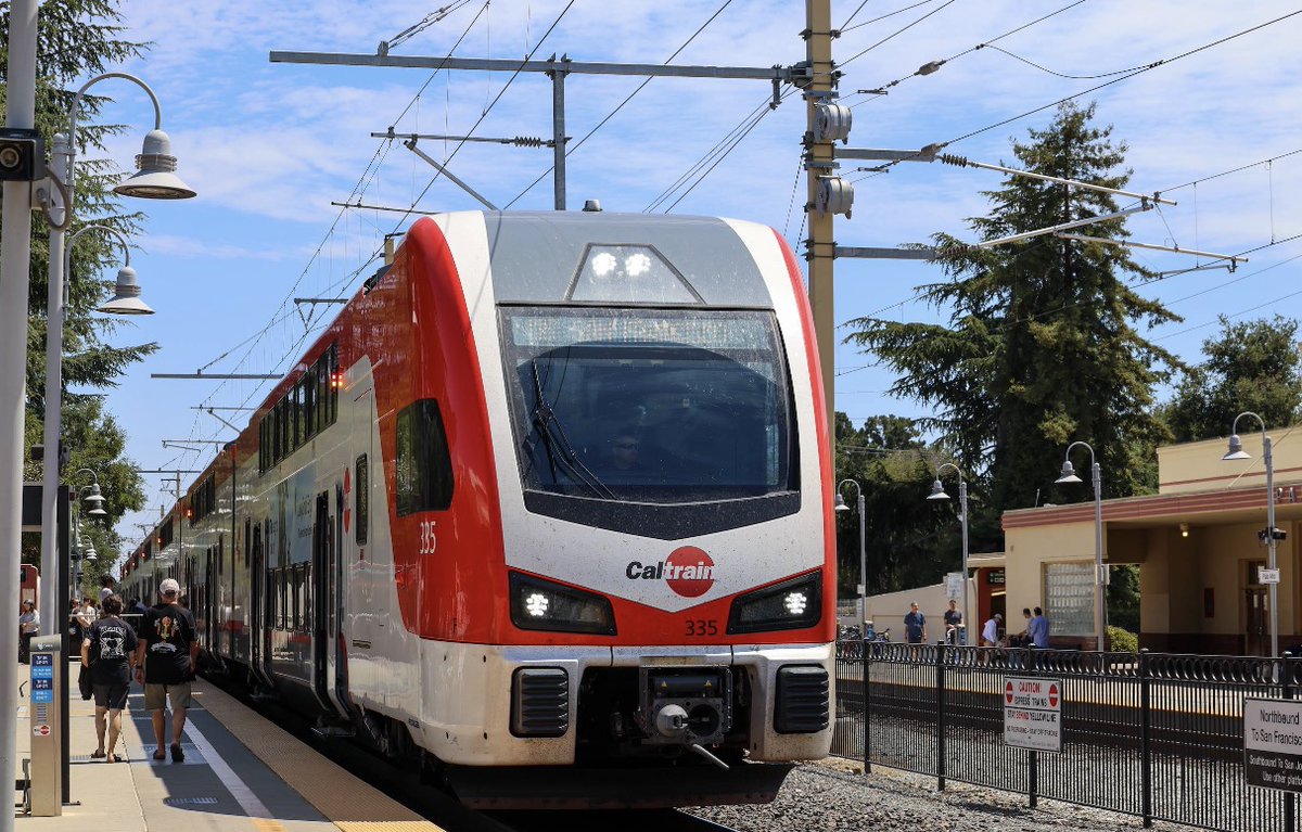 Caltrain tweet picture
