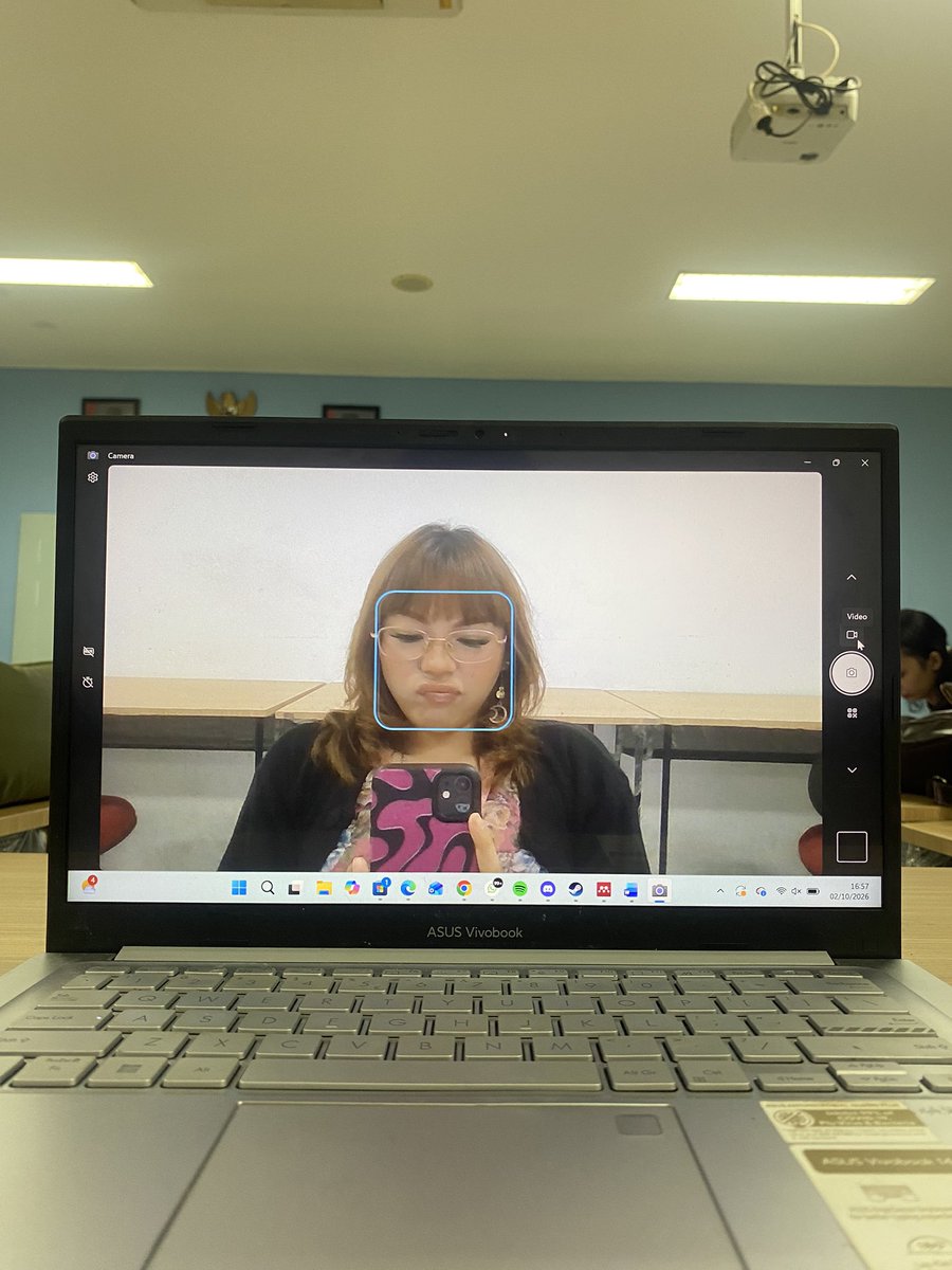 overcthink's tweet photo. hi https://t.co/MGwxW8phZV