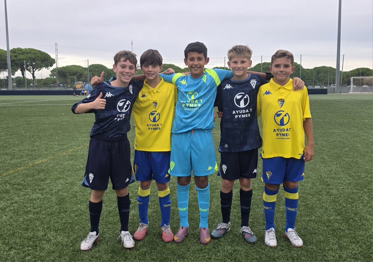 LincolnRedImps's tweet photo. 💪 Five of our young Imps, Akram Zaouyati, Joey Newnham, Liam Payas, Dan Grauer and Rayan Benyakhlef, from our 2015 team were invited to train with Cádiz CF today
A valuable experience for the boys and another great opportunity for their development
#LRIFC | @RedImps_Academy https://t.co/avqF2Uqq67